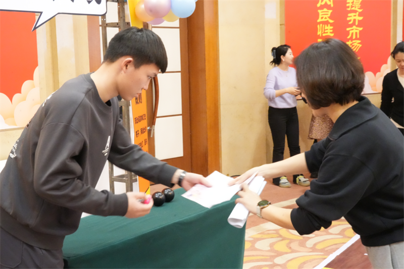 3月10日，自治区总工会举办“相约女神节 幸福来敲门”第9期青年职工交友联谊活动