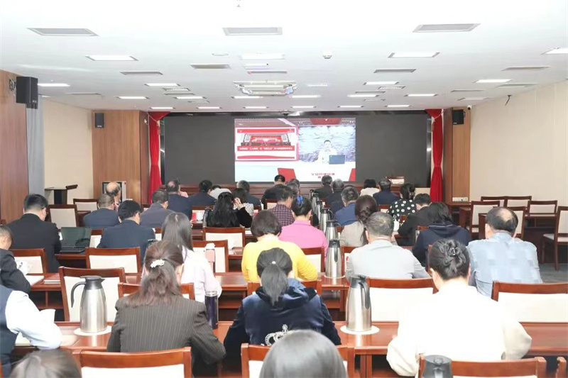 3月13日，自治区总工会组织干部职工参加全总《全面把握“工人阶级”和“中国工会”两个概念的科学含义》直播课程培训