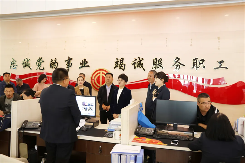 4月24日至25日，全国总工会书记处书记、党组成员、组织部部长王娇萍深入内蒙古调研