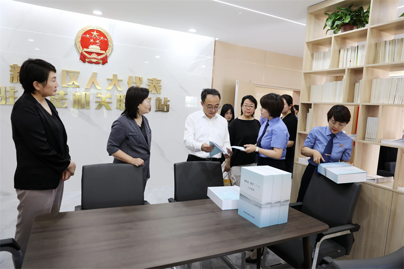 6月25日至26日，全国总工会法律工作部部长王君伟带领调研组深入内蒙古调研