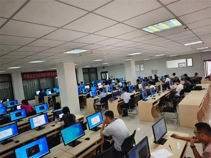 8月18日，内蒙古自治区网络与信息安全管理员职业技能比赛在呼和浩特职业学院举办