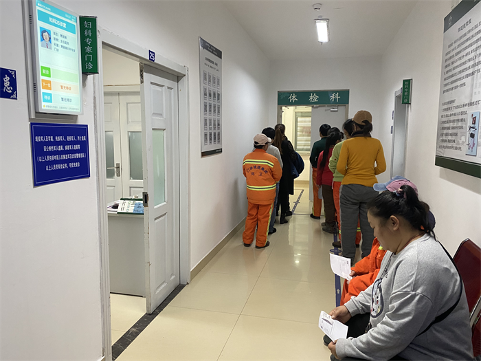 满洲里市总工会开展关爱边境地区女职工“两癌”筛查活动