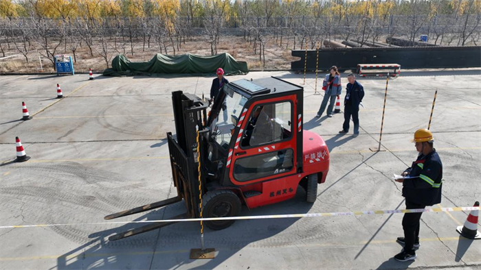 “竞”显身手 以“赛”提效——孪井滩 生态移民示范区劳动和技能竞赛亮点纷呈