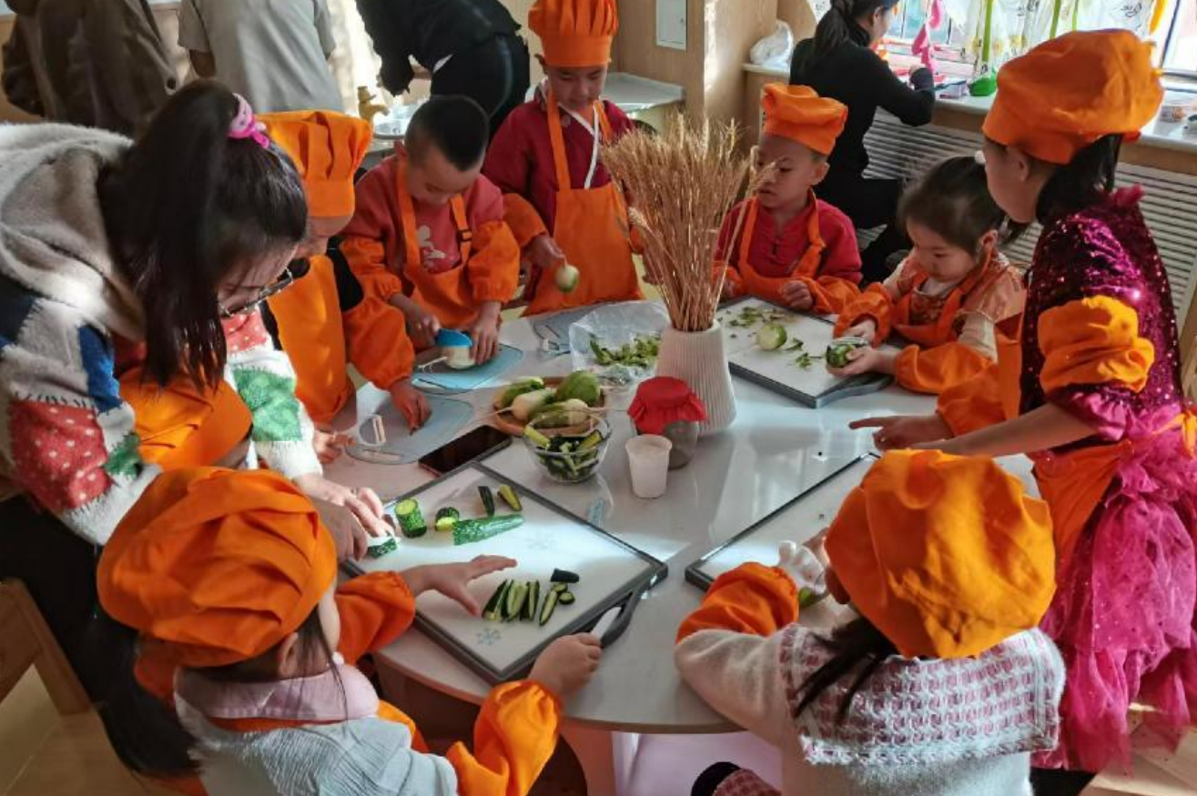 “小三级”工会搭台 家园亲子乐开怀