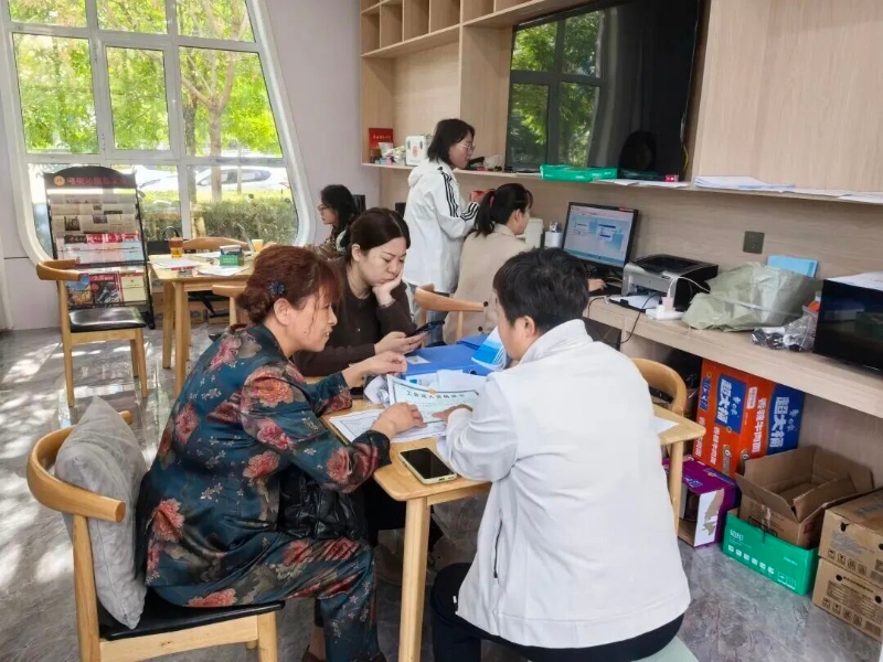 喀喇沁旗总工会多种形式开展“感党恩、听党话、跟党走”群众教育2.jpg