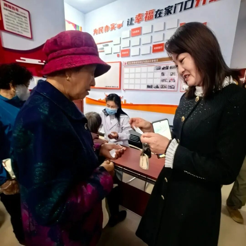 义诊进社区2.jpg