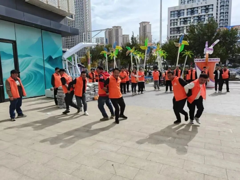 1赤峰市红山区总工会举办庆十一 迎中秋“凝‘新’聚力，乐享运动”新就业形态劳动者趣味运动会.jpg