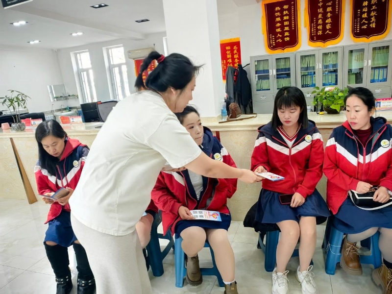 互助宣传与工会服务“同频共振” 筑牢职工健康保障“安全网”2.jpg