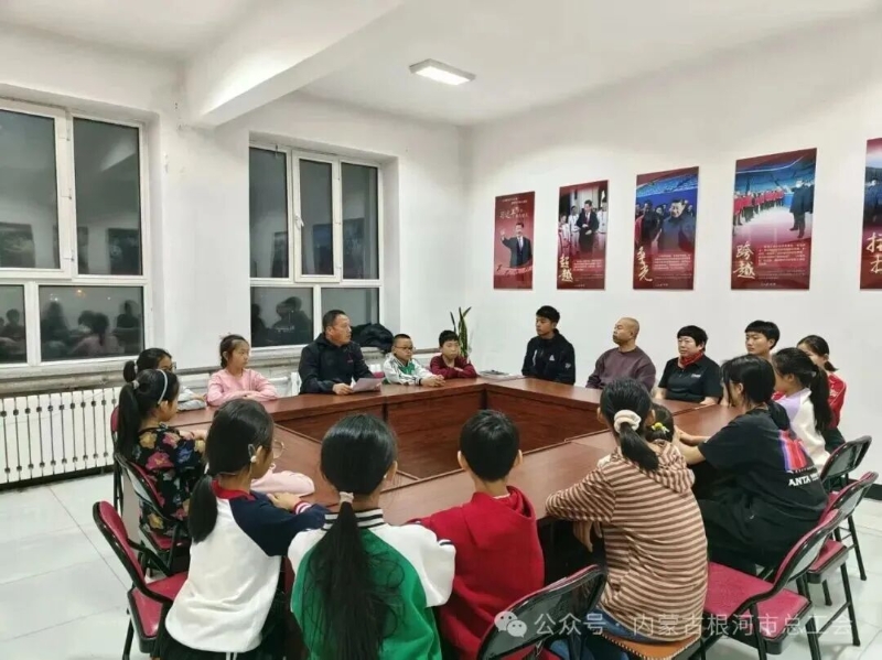 榜样力量润校园 斗志昂扬向未来1.jpg