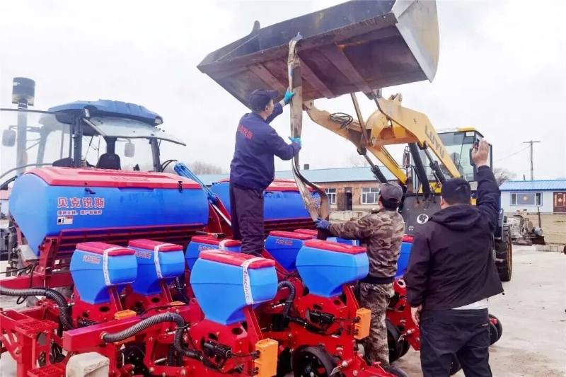 热血谱写奋斗歌 共绘民族团结情3.jpg