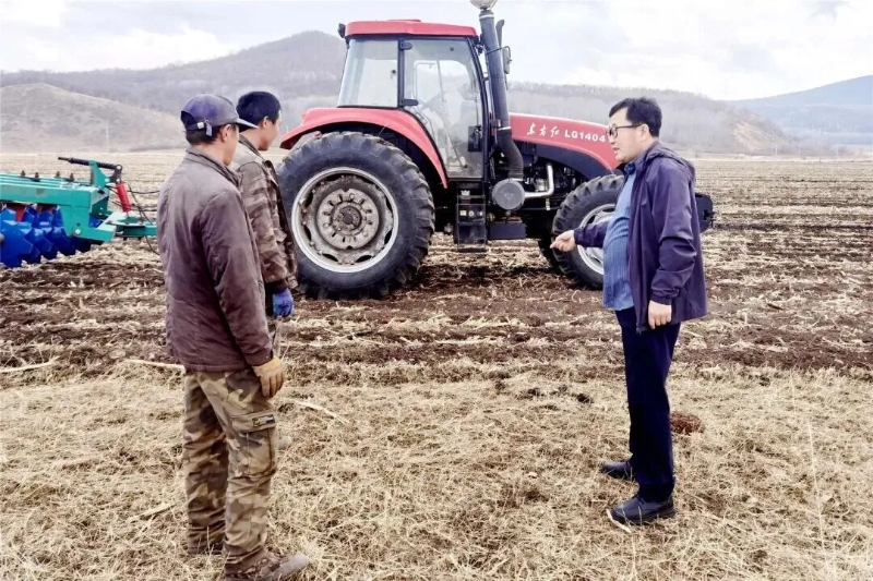 热血谱写奋斗歌 共绘民族团结情1.jpg