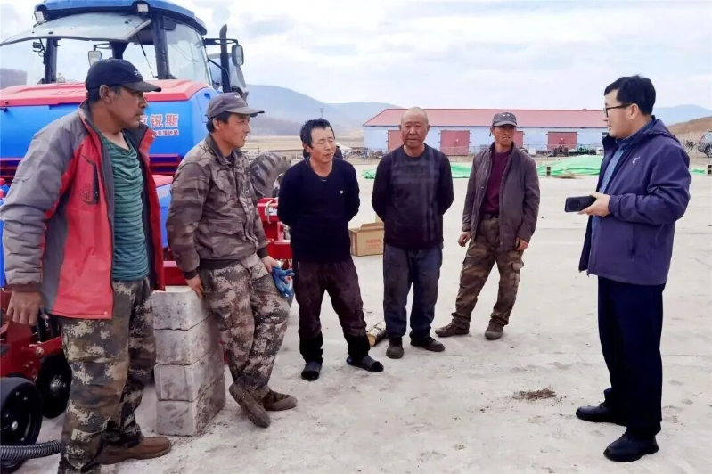 热血谱写奋斗歌 共绘民族团结情2.jpg