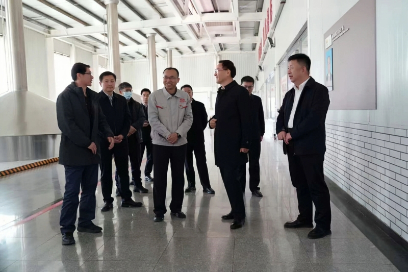 全国总工会副主席、党组成员钟洪江在内蒙古调研2