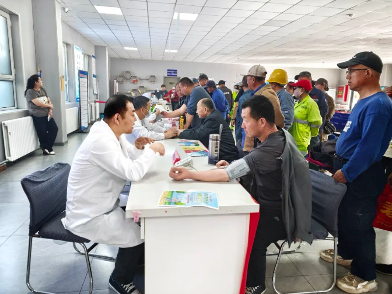 义诊服务进驿站 健康守护暖人心