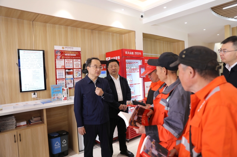 全国总工会书记处书记、党组成员、权益保障部部长王君伟在内蒙古调研2.jpg