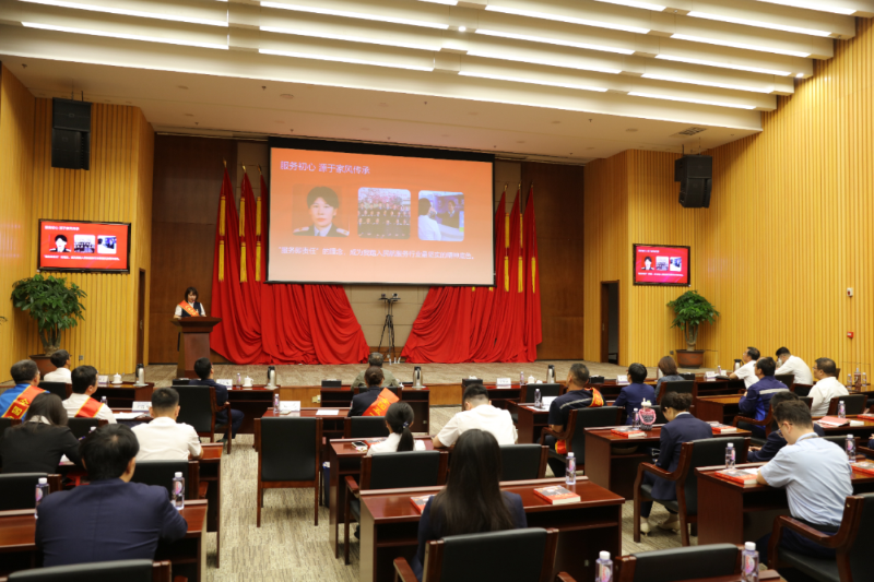 “中国梦·劳动美”自治区产业工会劳模工匠宣讲团走进企业宣讲，激励产业工人为推动自治区高质量发展贡献智慧和力量.png