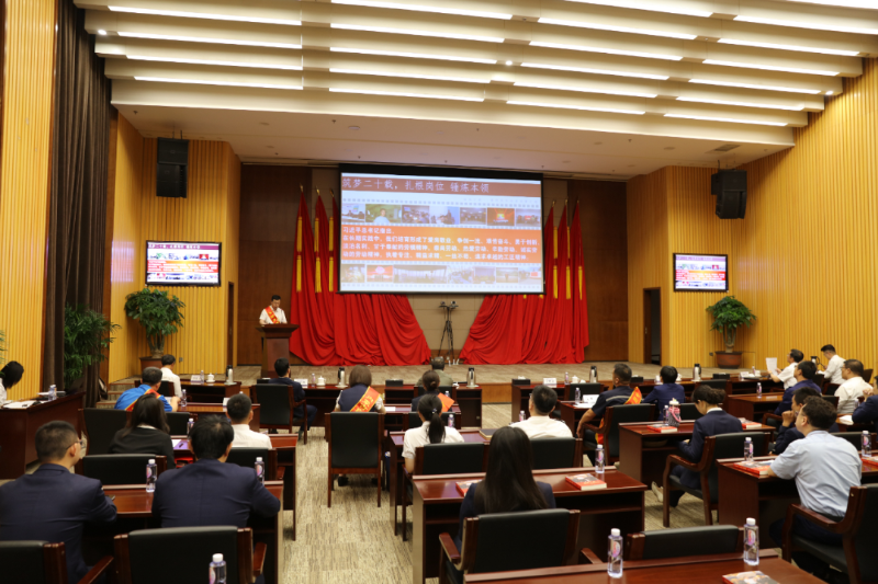 “中国梦·劳动美”自治区产业工会劳模工匠宣讲团走进企业宣讲，激励产业工人为推动自治区高质量发展贡献智慧和力量2.png