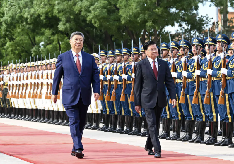 习近平同老挝人民革命党中央总书记、国家主席通伦举行会谈4.png