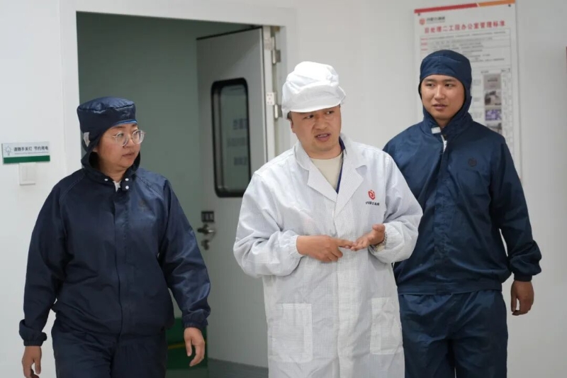 从中专生到全国劳模，他姓牛，人更牛.jpg