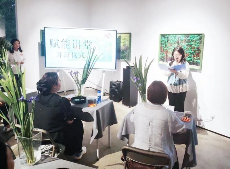 呼和浩特市总工会“送教上门”活动惠及更多职工群众.jpg