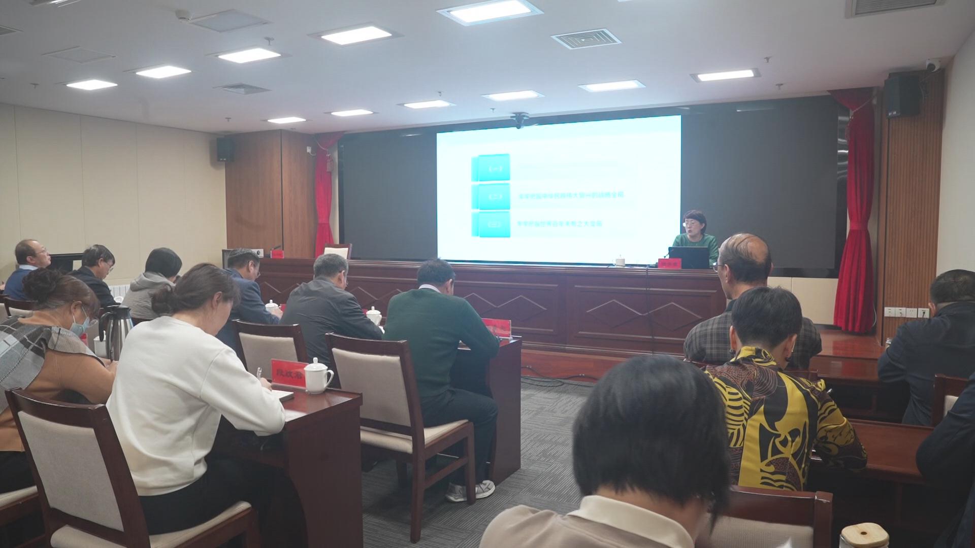 【蒙工网视】第478期 践行工会使命担当，浇灌民族团结之花——自治区总工会举办铸牢中华民族共同体意识专题讲座