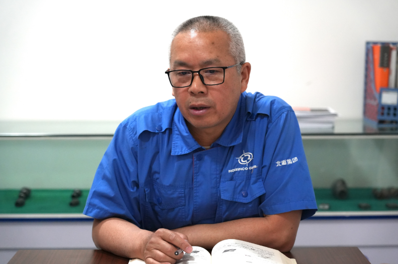 在深孔中磨砺“正”“直”人生1.png