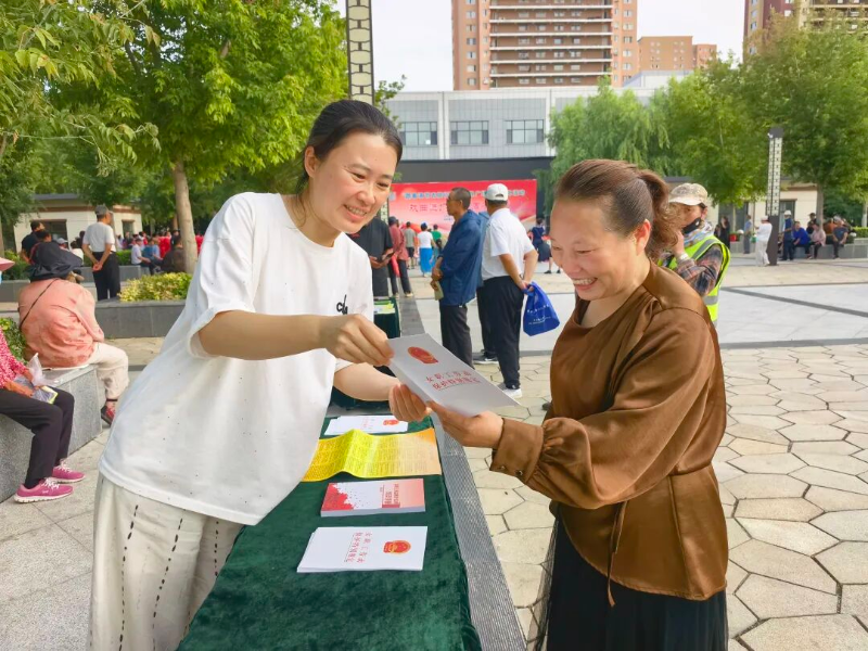 突泉县总工会开展“情系女职工 法在你身边”女职工普法宣传活动.png